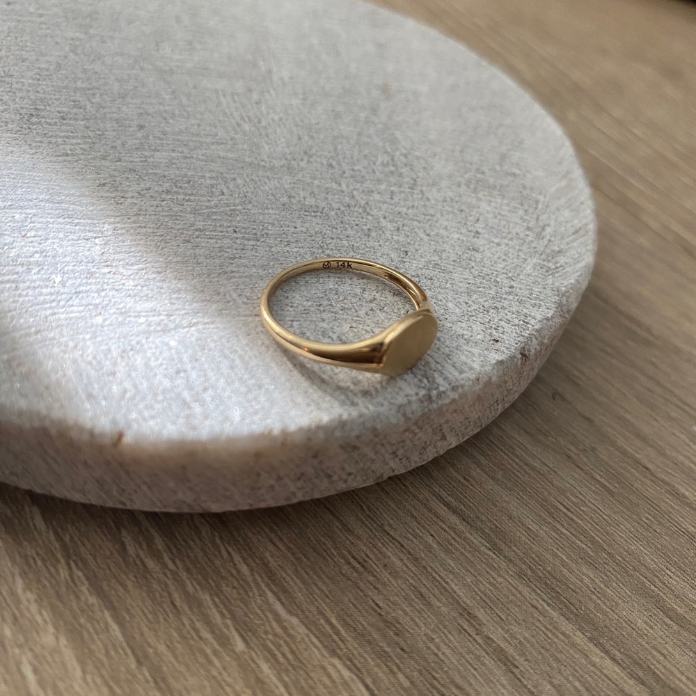 Mejuri 14k solid yellow gold Signet Ring 5
